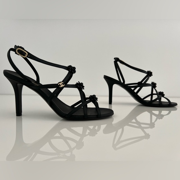 CHANEL 23C BLACK LEATHER CAMELLIA SANDALS SIZE IT 37.5 / US 7.5 NIB! - Picture 8 of 17